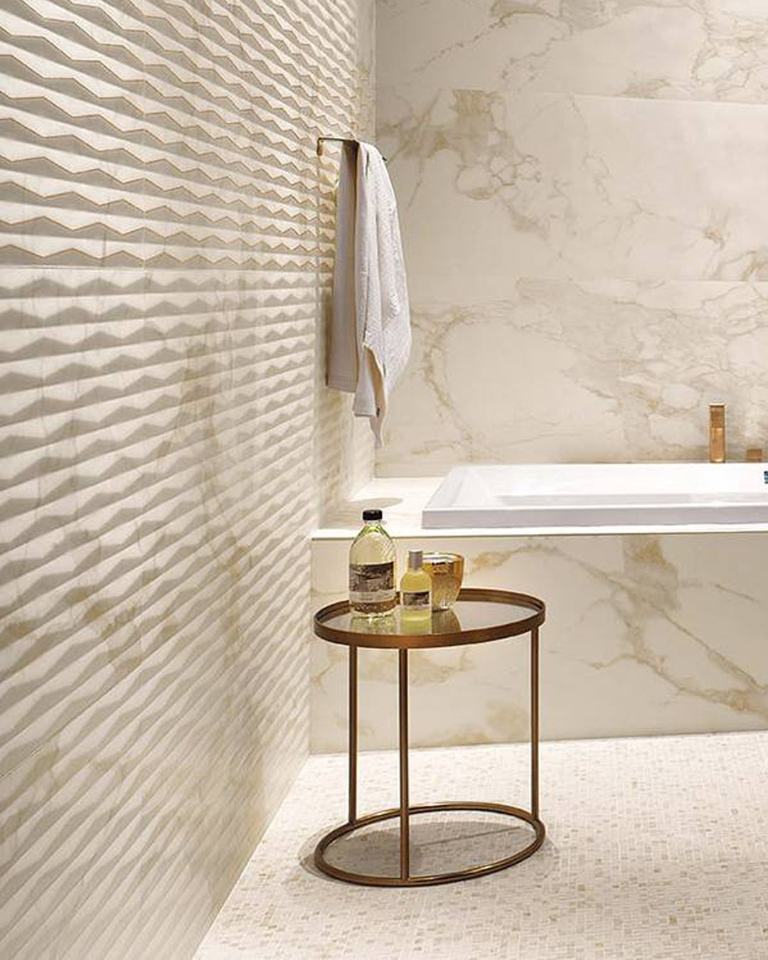 FAP Roma Piastrella 25x75 cm Fold Calacatta effetto marmo