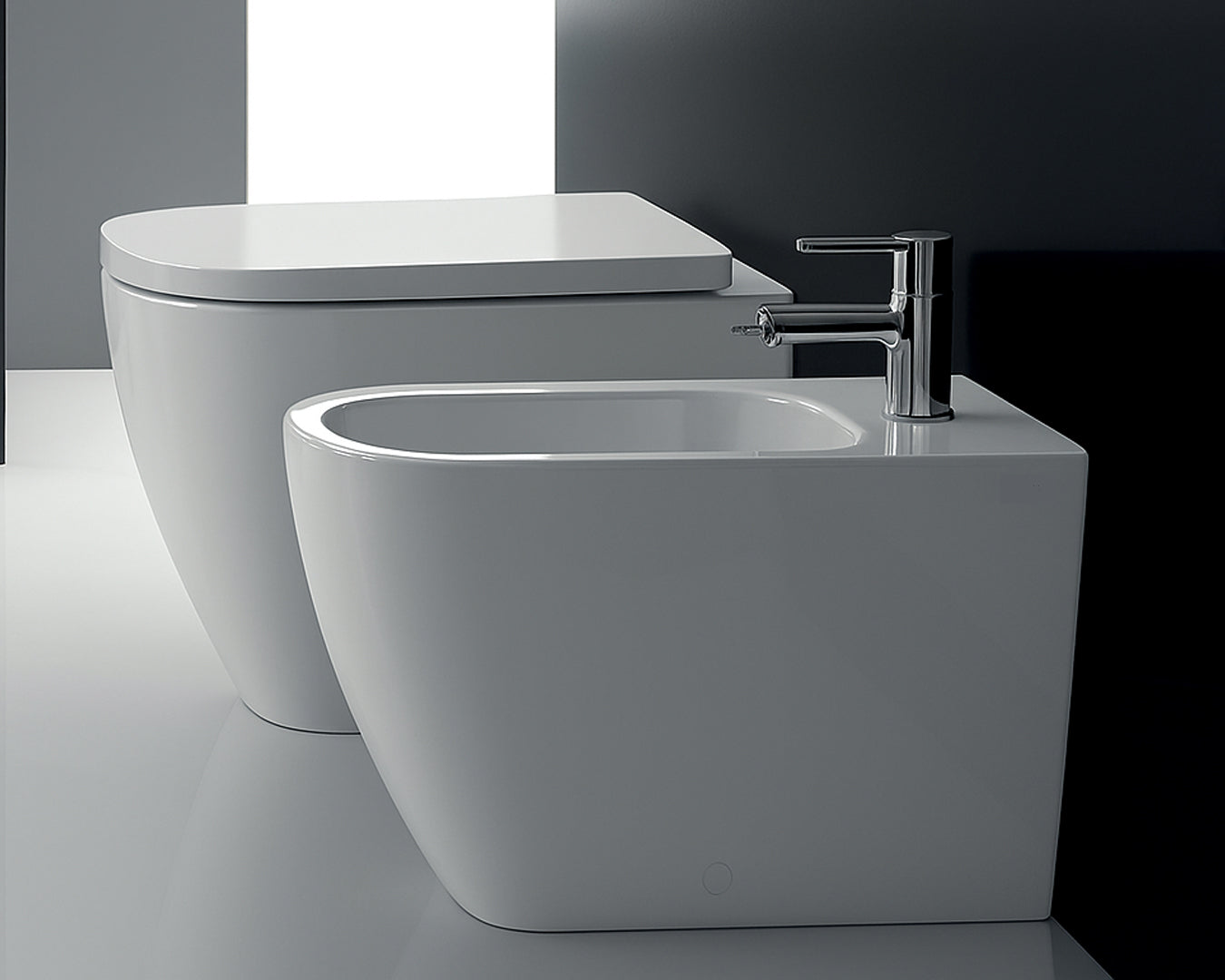 alassia Meg 11 Pro kit vaso e bidet a pavimento con copriwater avvolgente soft close
