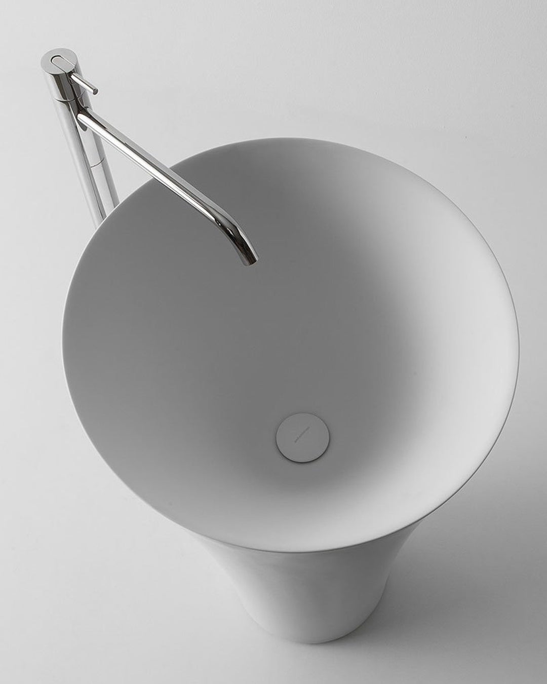Lavabo da terra Antoniolupi Tuba in Flumood con scarico a pavimento